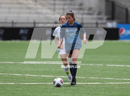 Thumbnail 2 in Evergreen vs. Holy Family (CHSAA 4A Championship) photogallery.