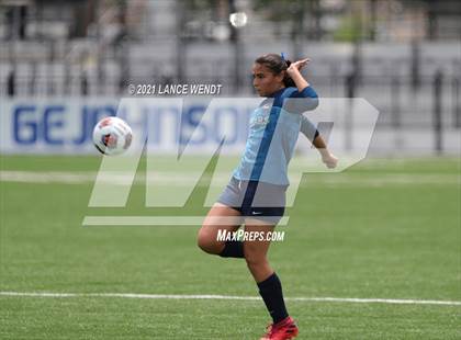 Thumbnail 1 in Evergreen vs. Holy Family (CHSAA 4A Championship) photogallery.