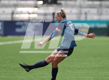 Thumbnail 2 in Evergreen vs. Holy Family (CHSAA 4A Championship) photogallery.