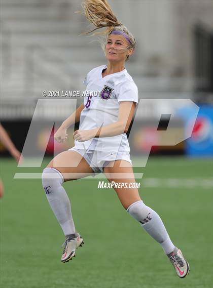 Thumbnail 1 in Evergreen vs. Holy Family (CHSAA 4A Championship) photogallery.