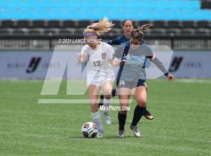 Thumbnail 2 in Evergreen vs. Holy Family (CHSAA 4A Championship) photogallery.
