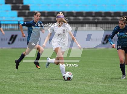 Thumbnail 3 in Evergreen vs. Holy Family (CHSAA 4A Championship) photogallery.