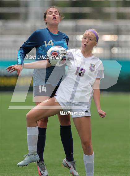 Thumbnail 3 in Evergreen vs. Holy Family (CHSAA 4A Championship) photogallery.