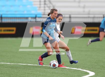 Thumbnail 2 in Evergreen vs. Holy Family (CHSAA 4A Championship) photogallery.