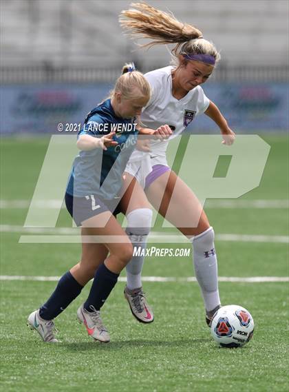 Thumbnail 2 in Evergreen vs. Holy Family (CHSAA 4A Championship) photogallery.