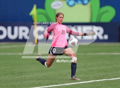 Thumbnail 2 in Evergreen vs. Holy Family (CHSAA 4A Championship) photogallery.