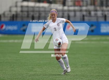 Thumbnail 2 in Evergreen vs. Holy Family (CHSAA 4A Championship) photogallery.