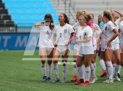 Thumbnail 2 in Evergreen vs. Holy Family (CHSAA 4A Championship) photogallery.