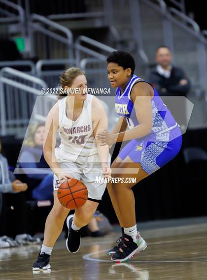 Thumbnail 2 in Papillion-LaVista vs. Omaha North photogallery.