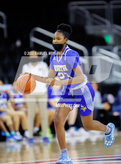 Thumbnail 2 in Papillion-LaVista vs. Omaha North photogallery.