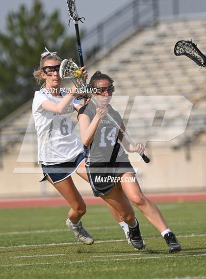 Thumbnail 2 in Evergreen vs. Castle View (CHSAA 4A State Final) photogallery.
