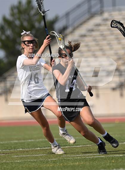 Thumbnail 1 in Evergreen vs. Castle View (CHSAA 4A State Final) photogallery.