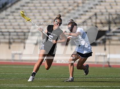 Thumbnail 3 in Evergreen vs. Castle View (CHSAA 4A State Final) photogallery.