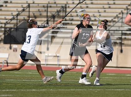 Thumbnail 2 in Evergreen vs. Castle View (CHSAA 4A State Final) photogallery.