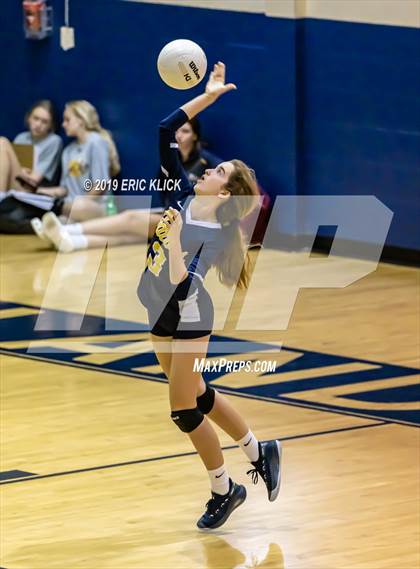 Thumbnail 1 in Tampa Catholic @ Land O' Lakes photogallery.