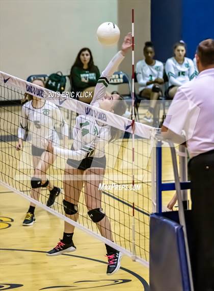 Thumbnail 1 in Tampa Catholic @ Land O' Lakes photogallery.