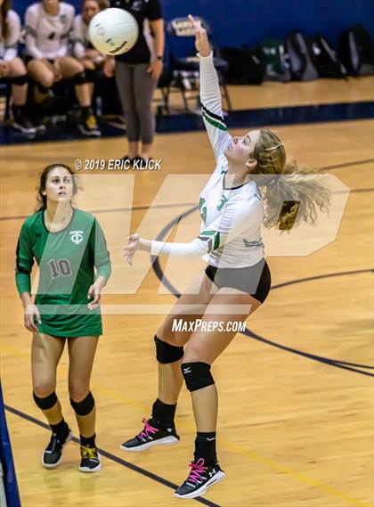 Thumbnail 2 in Tampa Catholic @ Land O' Lakes photogallery.