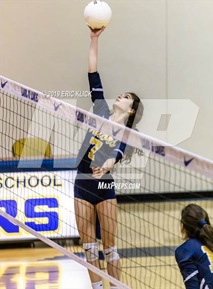 Thumbnail 1 in Tampa Catholic @ Land O' Lakes photogallery.