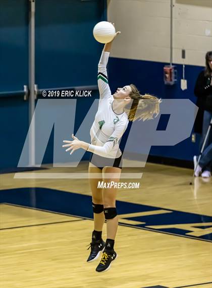 Thumbnail 2 in Tampa Catholic @ Land O' Lakes photogallery.