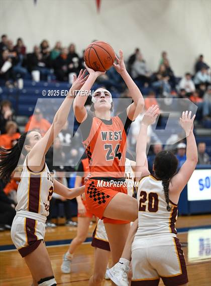 Thumbnail 3 in Federal Hocking vs. Portsmouth West photogallery.