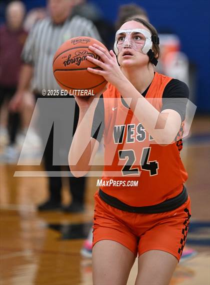 Thumbnail 2 in Federal Hocking vs. Portsmouth West photogallery.