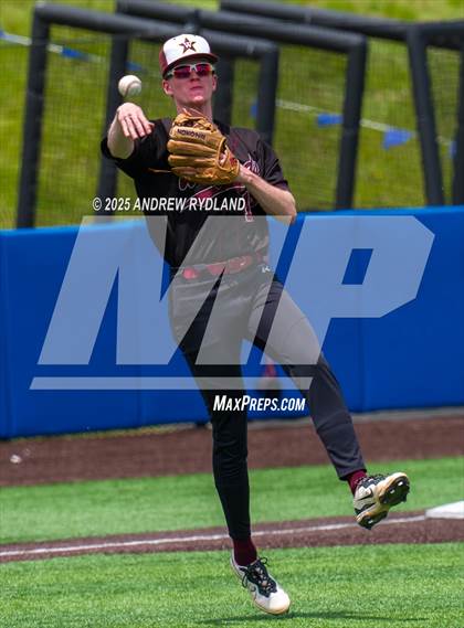Thumbnail 3 in Windsor vs. Cheyenne Mountain (CHSAA 4A Round 4) photogallery.