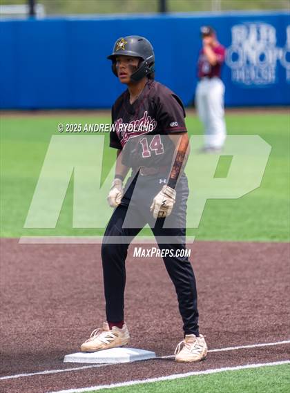 Thumbnail 2 in Windsor vs. Cheyenne Mountain (CHSAA 4A Round 4) photogallery.