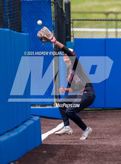 Thumbnail 2 in Windsor vs. Cheyenne Mountain (CHSAA 4A Round 4) photogallery.