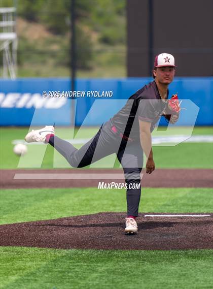 Thumbnail 3 in Windsor vs. Cheyenne Mountain (CHSAA 4A Round 4) photogallery.