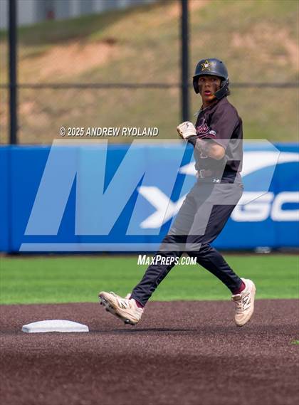 Thumbnail 3 in Windsor vs. Cheyenne Mountain (CHSAA 4A Round 4) photogallery.