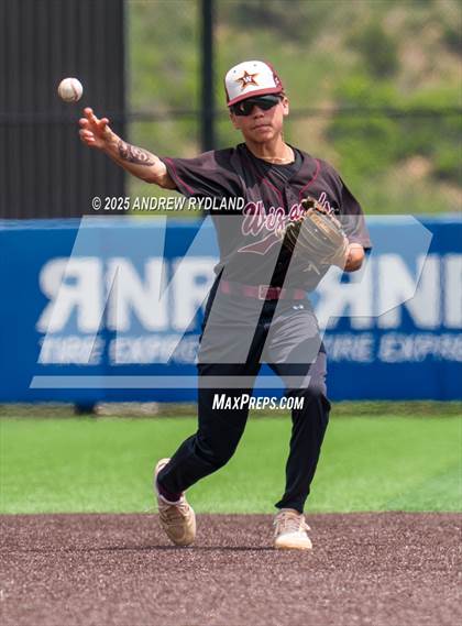 Thumbnail 1 in Windsor vs. Cheyenne Mountain (CHSAA 4A Round 4) photogallery.