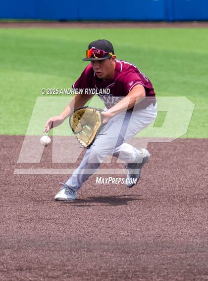 Thumbnail 2 in Windsor vs. Cheyenne Mountain (CHSAA 4A Round 4) photogallery.