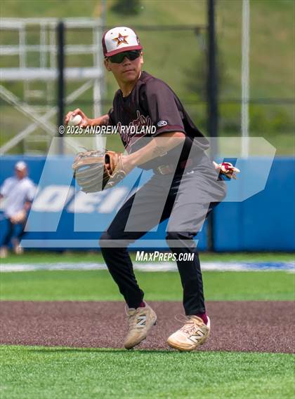 Thumbnail 1 in Windsor vs. Cheyenne Mountain (CHSAA 4A Round 4) photogallery.