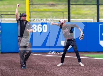 Thumbnail 3 in Windsor vs. Cheyenne Mountain (CHSAA 4A Round 4) photogallery.