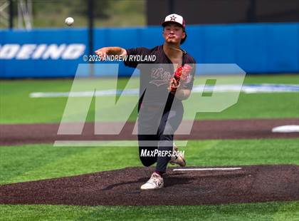 Thumbnail 1 in Windsor vs. Cheyenne Mountain (CHSAA 4A Round 4) photogallery.