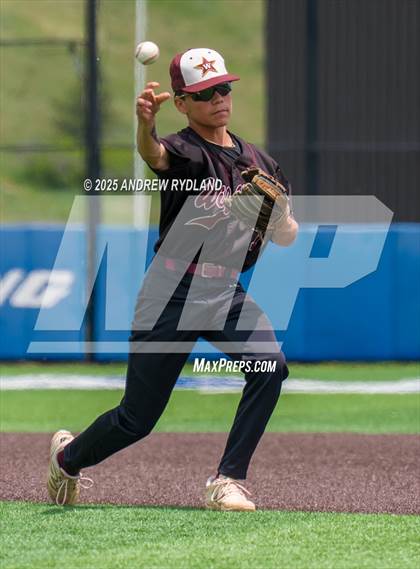 Thumbnail 2 in Windsor vs. Cheyenne Mountain (CHSAA 4A Round 4) photogallery.