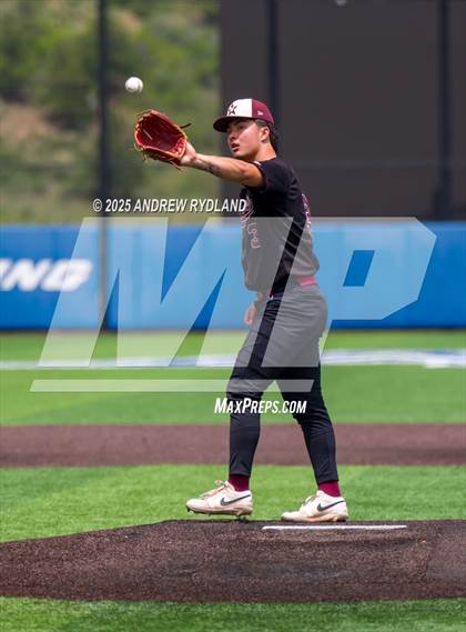 Thumbnail 1 in Windsor vs. Cheyenne Mountain (CHSAA 4A Round 4) photogallery.