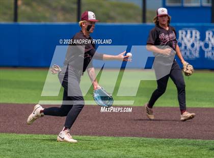 Thumbnail 3 in Windsor vs. Cheyenne Mountain (CHSAA 4A Round 4) photogallery.