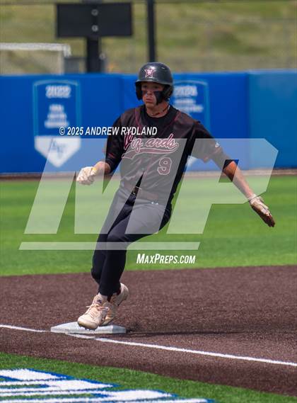 Thumbnail 1 in Windsor vs. Cheyenne Mountain (CHSAA 4A Round 4) photogallery.