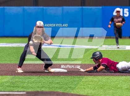 Thumbnail 3 in Windsor vs. Cheyenne Mountain (CHSAA 4A Round 4) photogallery.