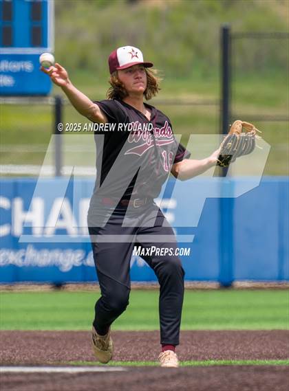 Thumbnail 1 in Windsor vs. Cheyenne Mountain (CHSAA 4A Round 4) photogallery.