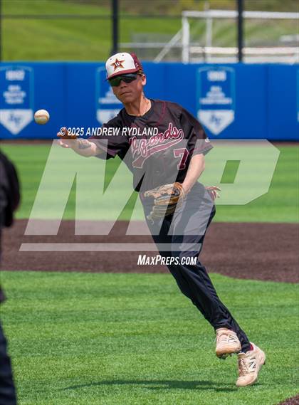 Thumbnail 1 in Windsor vs. Cheyenne Mountain (CHSAA 4A Round 4) photogallery.