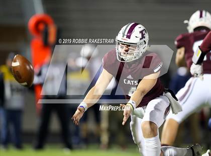 Thumbnail 3 in Palestine vs. Life Waxahachie (UIL 4A Division 1 Region 3 Bi-District) photogallery.