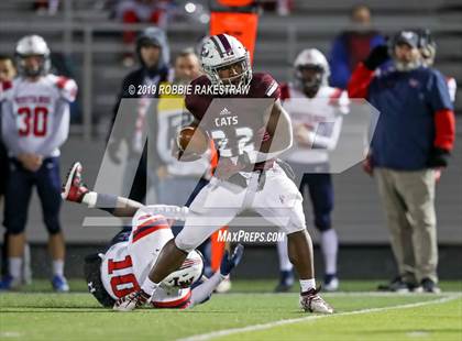 Thumbnail 2 in Palestine vs. Life Waxahachie (UIL 4A Division 1 Region 3 Bi-District) photogallery.