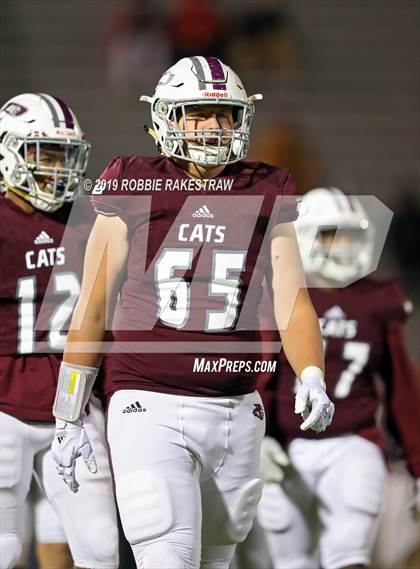 Thumbnail 2 in Palestine vs. Life Waxahachie (UIL 4A Division 1 Region 3 Bi-District) photogallery.