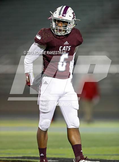 Thumbnail 2 in Palestine vs. Life Waxahachie (UIL 4A Division 1 Region 3 Bi-District) photogallery.