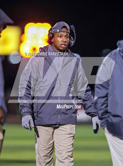 Thumbnail 1 in Palestine vs. Life Waxahachie (UIL 4A Division 1 Region 3 Bi-District) photogallery.