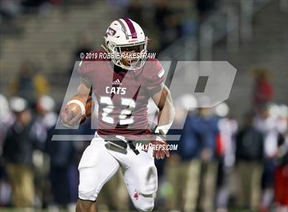 Thumbnail 1 in Palestine vs. Life Waxahachie (UIL 4A Division 1 Region 3 Bi-District) photogallery.