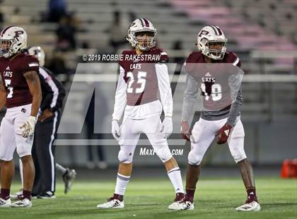 Thumbnail 3 in Palestine vs. Life Waxahachie (UIL 4A Division 1 Region 3 Bi-District) photogallery.