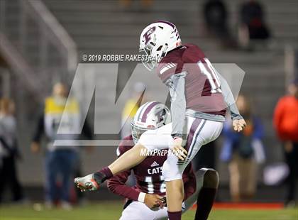 Thumbnail 2 in Palestine vs. Life Waxahachie (UIL 4A Division 1 Region 3 Bi-District) photogallery.